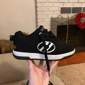 Heelys voyager skate shoes